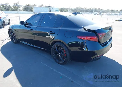 2019 Alfa Romeo Giulia Rwd z USA, uszkodzony, nr VIN ZARFAMAN8K7622693